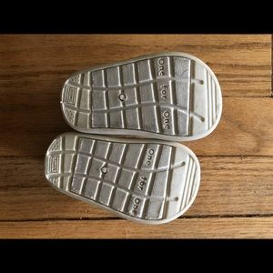 Toms Shoes - Baby toms slip on size t3 Toms Shoes - Baby toms slip on size t3
